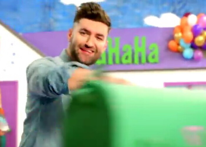 Smiley, Alex Velea si Don Baxter au lansat Cai verzi pe pereti VIDEO
