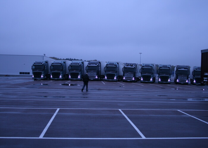 FOTO Roxana Ciuhulescu a testat noul camion Volvo FH in Suedia! Experienta UNICA: 60 de tone de LUX!