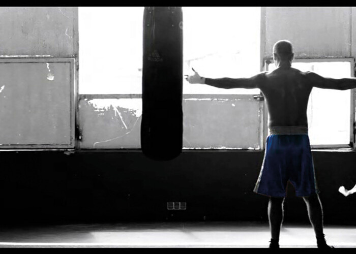 Lucian Bute te antreneaza in Real Men Camp
