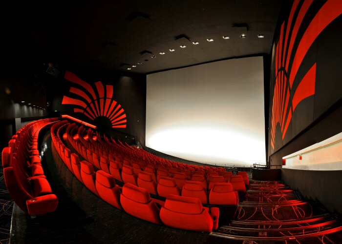 IMAX extinde parteneriatul cu Warner Bros. adaugand 12 noi filme