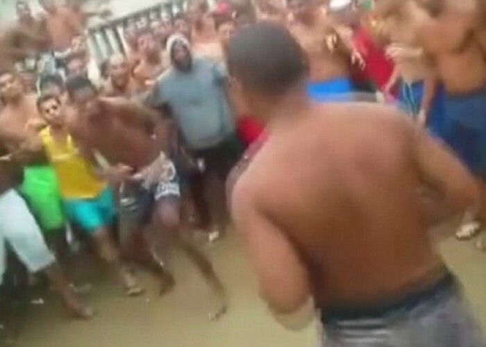 Imagini incredibile dintr-o inchisoare din Brazilia! Batai organizate intre detinuti: Se termina lupta doar cand unul dintre cei doi e inconstient!