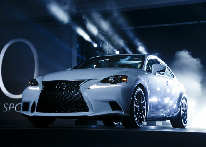 Cel mai tare TEST facut vreodata pentru un prototip: LEXUS a probat noul hybrid la fel ca intr-un joc VIDEO, numai ca in realitate: