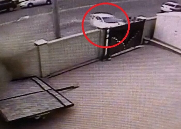 A rupt un Lamborghini in doua, dar a iesit fara nicio zgarietura din epava: VIDEO cu un accident horror: