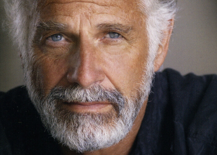 Adevarul despre Cel mai interesant barbat din lume . Cine este Jonathan Goldsmith? VIDEO