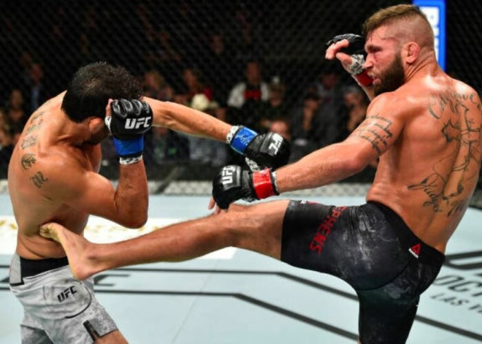 Oamenii s-au speriat cand au vazut imaginea horror! Cum arata piciorul unui luptator din UFC dupa ce a fost distrus in ring