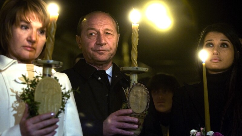 Traian Basescu Paste