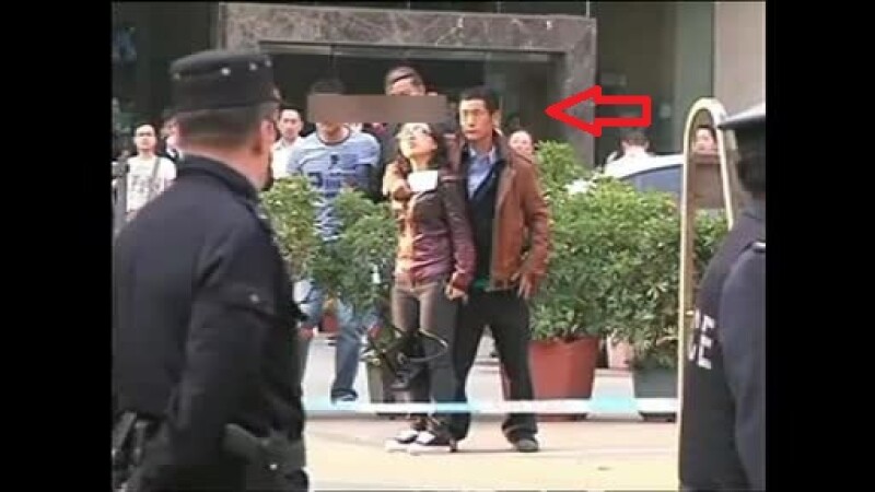 Scena de actiune ca in filme, in China. Momentul in care 2 politisti salveaza o ostatica, tinuta cu un cutit la gat. VIDEO