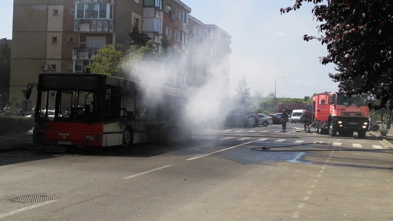 autobuz in flacari