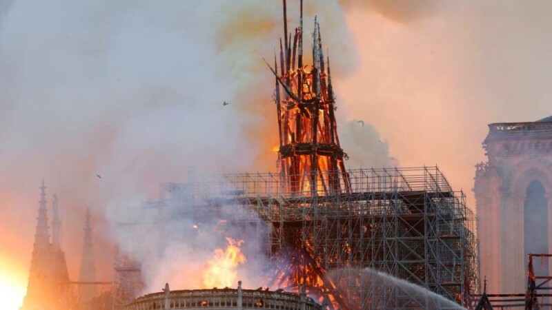 Incendiu la Catedrala Notre Dame din Paris