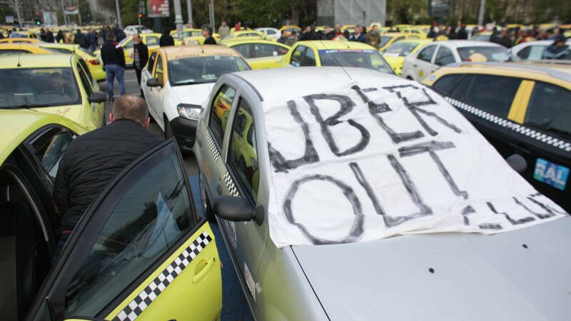 Protest al taximetriștilor în Piața Victoriei - 2