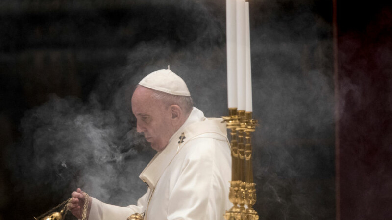 Papa Francisc: Cei care au decedat având grijă de bolnavii Covid-19 ”au murit pe front ca soldații”