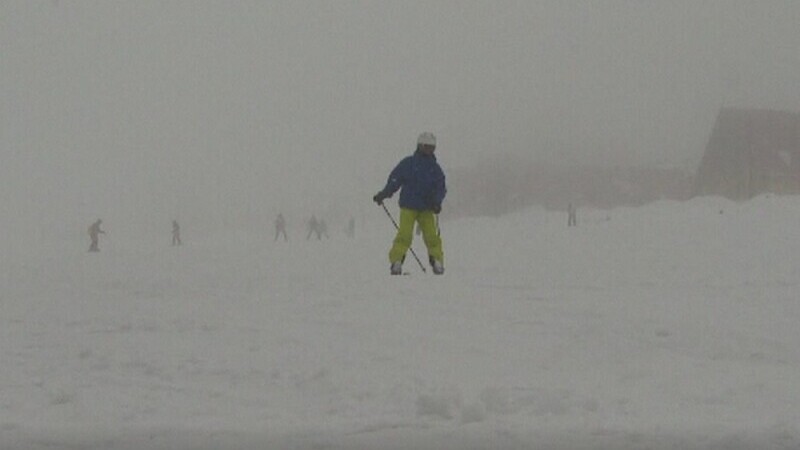 Vești bune iubitorii sporturilor de iarnă. Până când se va putea schia în Poiana Brașov și la Rânca