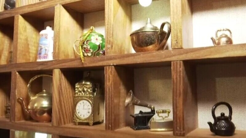 Muzeu al ceainicelor, în apartamentul unei femei din Ucraina. A adunat obiectele șapte ani