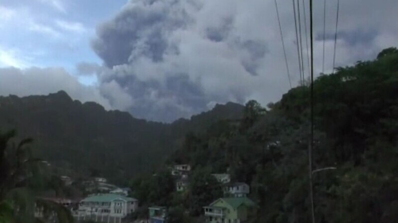 Vulcanul de pe Insula Saint Vincent a erupt din nou. Populația se confruntă cu o criză de alimente și apă