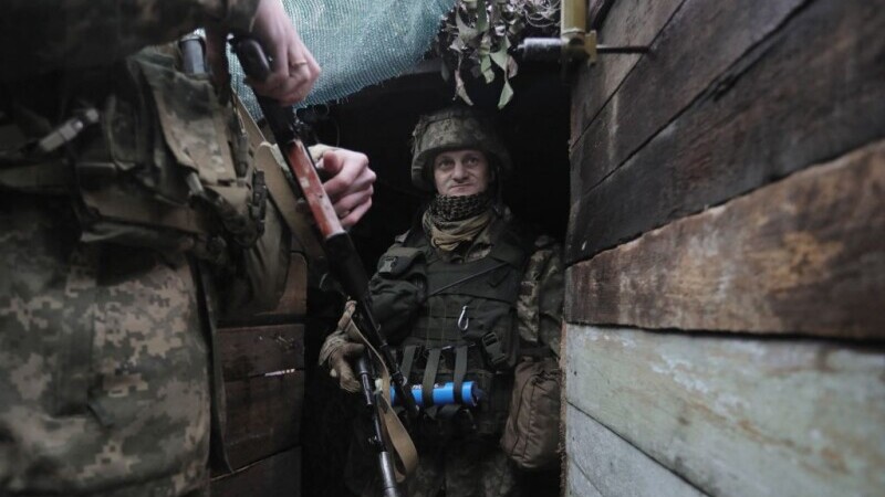 militari ucraineni la graniţă