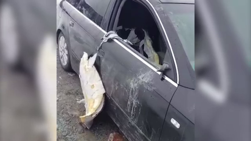 Un cabanier din Bucegi și-a găsit mașina distrusă de un urs. Ce s-a întâmplat
