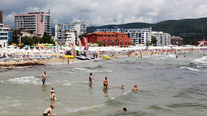 Ministrul Turismului din Bulgaria spune că românii ar putea salva sezonul estival din 2021