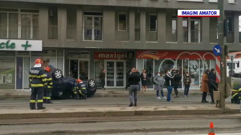 O femeie din Timișoara, rănită de o mașină care s-a rostogolit pe șosea. Cum s-a întâmplat accidentul