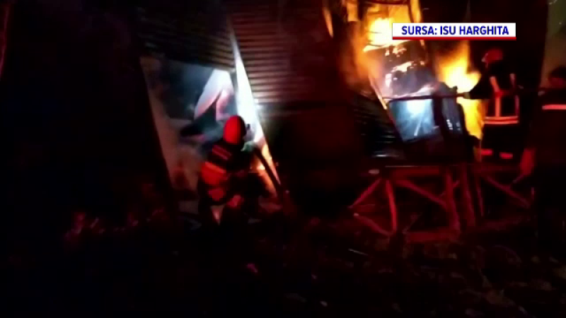 Panică în Gheorgheni, după ce un depozit cu substanțe inflamabile a luat foc