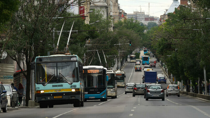 Aplicații pentru transportul comun din București. Care sunt cele mai folositoare