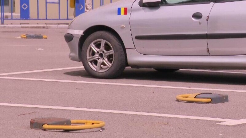 Sectorul 4 din București vinde blocatoare pentru locurile de parcare. Prețul este însă piperat