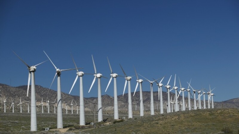 Romanii fac bani din vant! Centralele eoliene, o afacere prospera