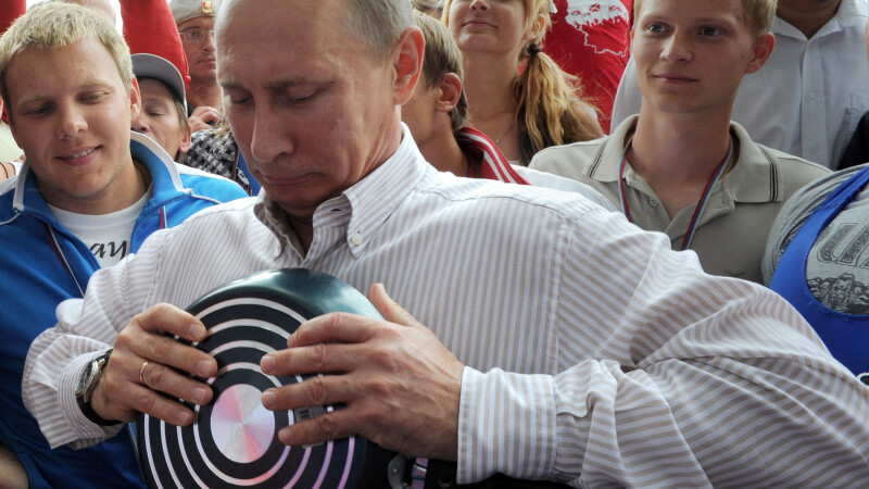 Vladimir Putin indoaie tigai