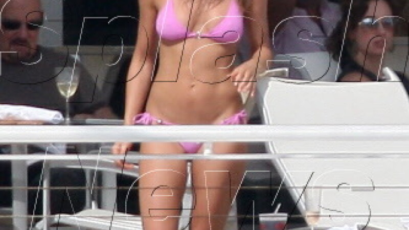 Jennifer Aniston bikini