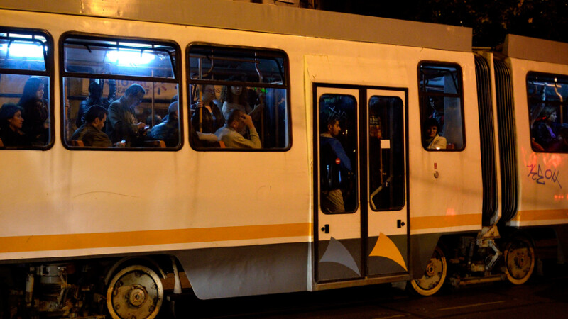 RATB, tramvai aglomerat noaptea in Bucuresti, FOTO FLICKR