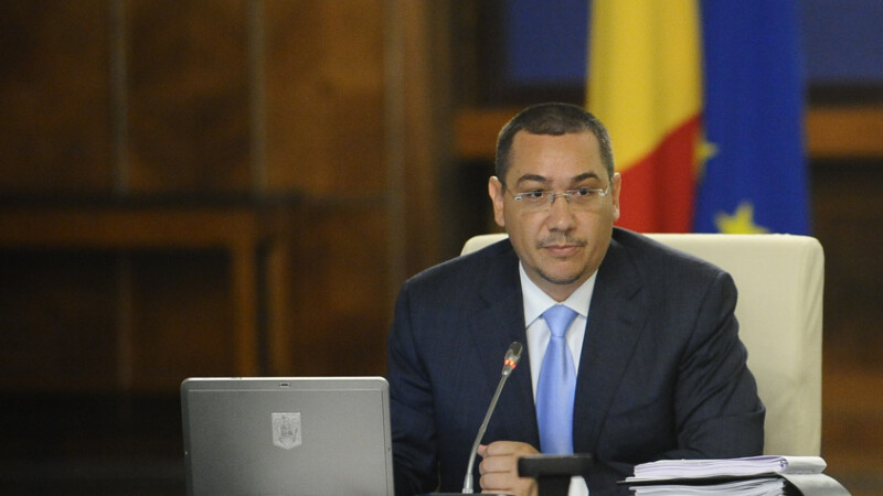 Victor Ponta la sedinta de guvern din 28 iulie cu mustata si barba