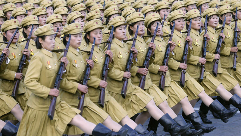 femei-militar in Coreea de Nord