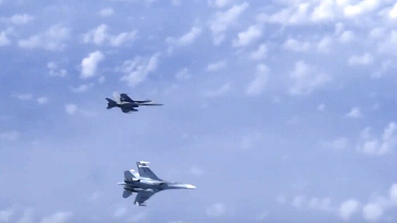 Avion de vânătoare NATO, în apropierea aeronavei ministrului rus al Apărării