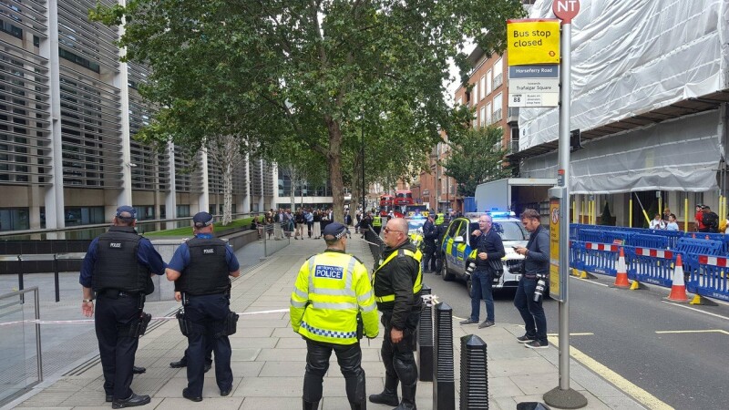 Bărbat înjunghiat în faţa Ministerului de Interne de la Londra