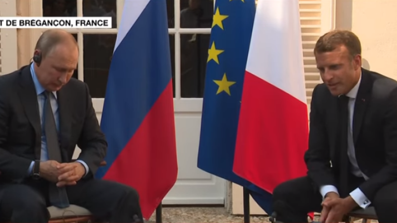 Întâlnire Macron – Putin. Cum s-au înțepat cei doi în timpul discuțiilor aparent cordiale