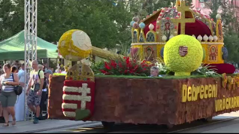 Spectaculoase care alegorice la Carnavalul Florilor. Mii de turiști au venit la festival