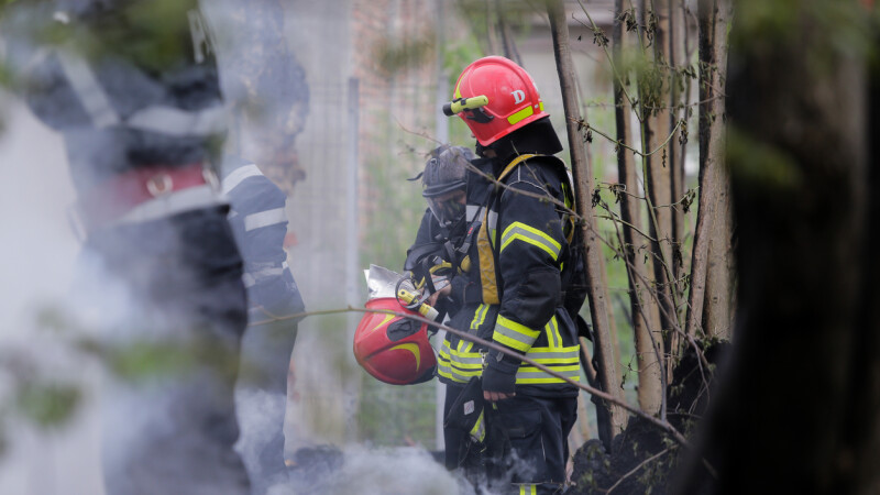 Incendiu izbucnit la o școală din Timiș. De la ce au pornit flăcările