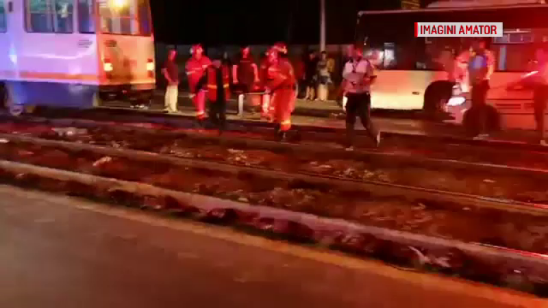 Bărbat lovit în plin de un tramvai, în Capitală. Șoseaua era în beznă totală