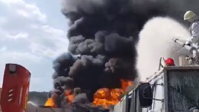 Fum toxic în Vâlcea după o explozie la o fabrică de vopseluri