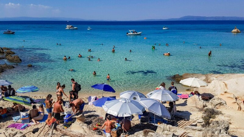 Românii, pe primul loc în topul turiștilor din Grecia infectați cu Covid-19