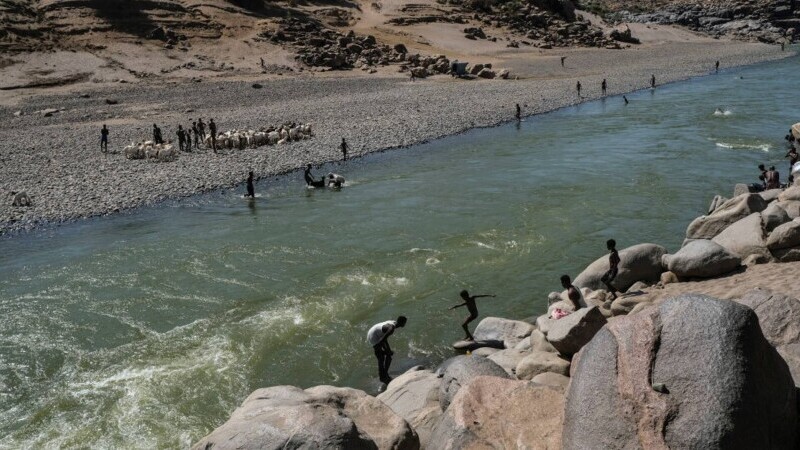 Zeci de cadavre au fost descoperite într-un râu care desparte Sudan de Etiopia