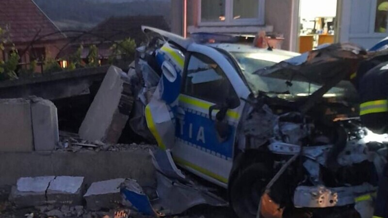 accident TIR mașină politie dubă jandarmerie