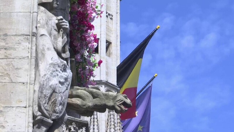 Imagini superbe surprinse în Belgia. Monumentele și clădirile istorice din Bruxelles au fost decorate cu flori