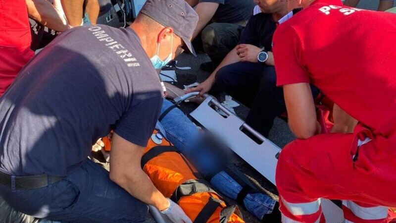 Pompierii buzoieni care se întorceau din Grecia au intervenit la un accident rutier produs în faţa lor