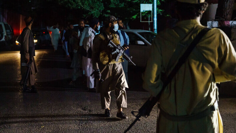 Confesiunea unui afgan care scăpat de trei ori de răzbunarea talibanilor: „Dacă mă duc la magazin, mă vor prinde”