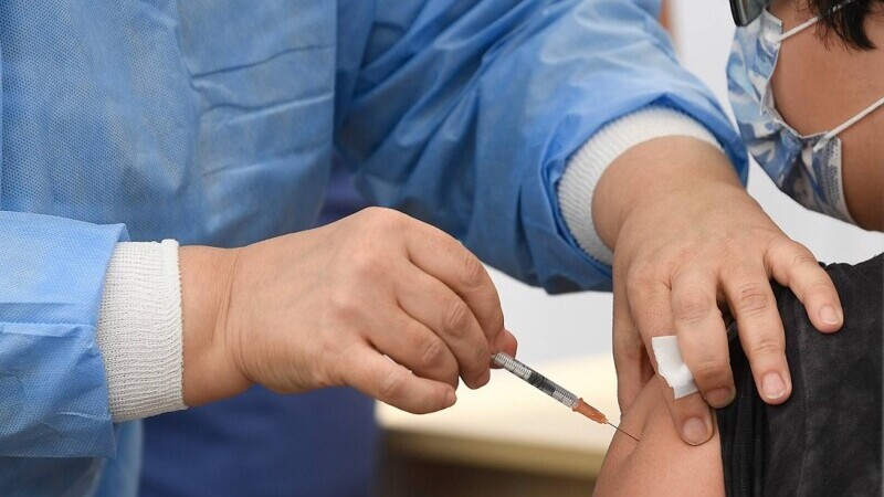 Românii care s-au vaccinat anti-COVID-19 vor putea participa la o loterie specială
