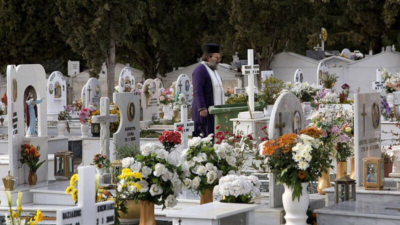 Arhiepiscopia Sucevei organizează concursul „Cel mai îngrijit cimitir”
