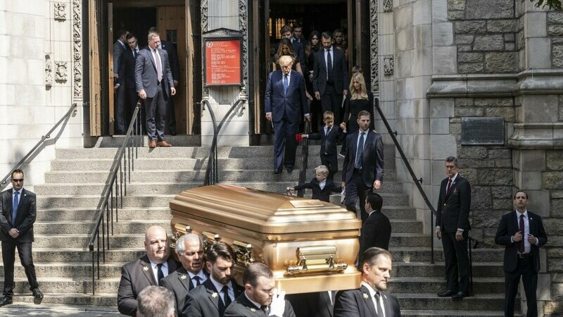 Trump și-a înmormântat fosta soție pe terenul lui de golf. Fostul președinte al SUA ar putea scăpa astfel de plata unor taxe