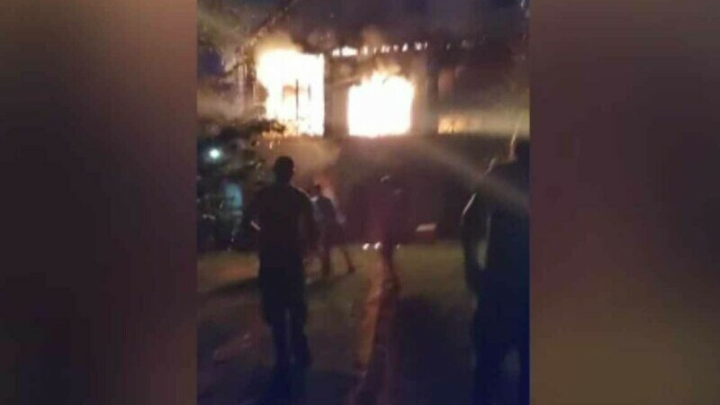 Incendiu la casa parohială din Liviu Rebreanu. Preotul a suferit arsuri