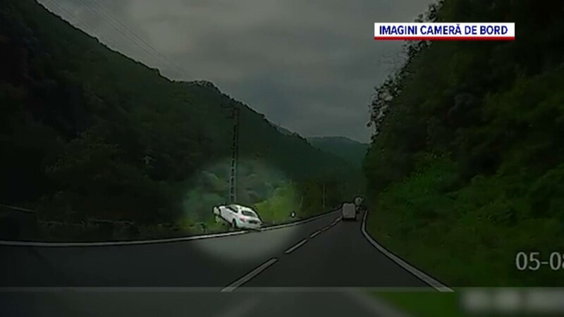 turc cu masina cazuta in olt