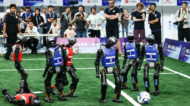 robot, China